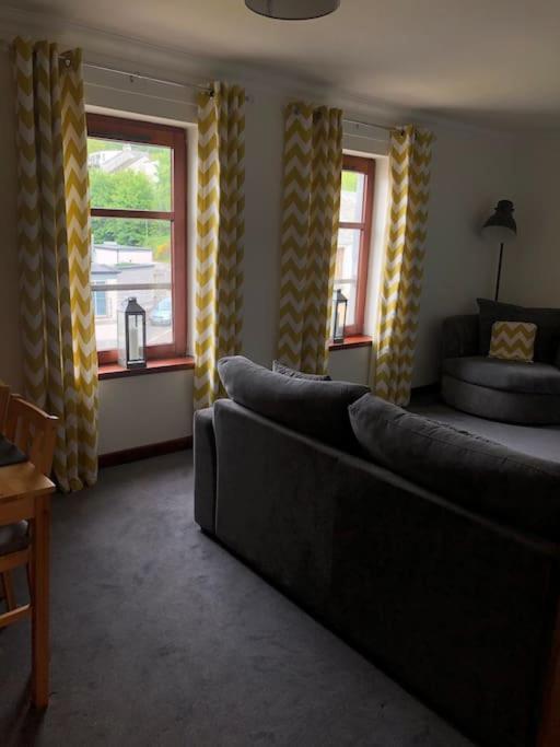 Nevis Apartment Located In Fort William Centre ภายนอก รูปภาพ
