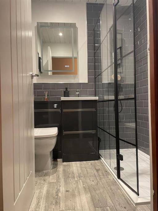 Nevis Apartment Located In Fort William Centre ภายนอก รูปภาพ