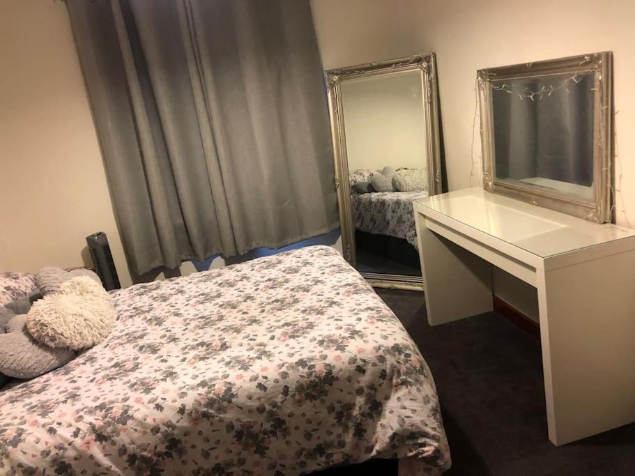 Nevis Apartment Located In Fort William Centre ภายนอก รูปภาพ